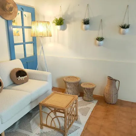 Дом отдыха La Maisonnette , 2 Personnes, Charming Cottage, 4 Km From The Beaches *