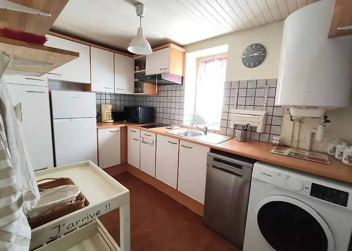 Дом отдыха La Maisonnette , 2 Personnes, Charming Cottage, 4 Km From The Beaches