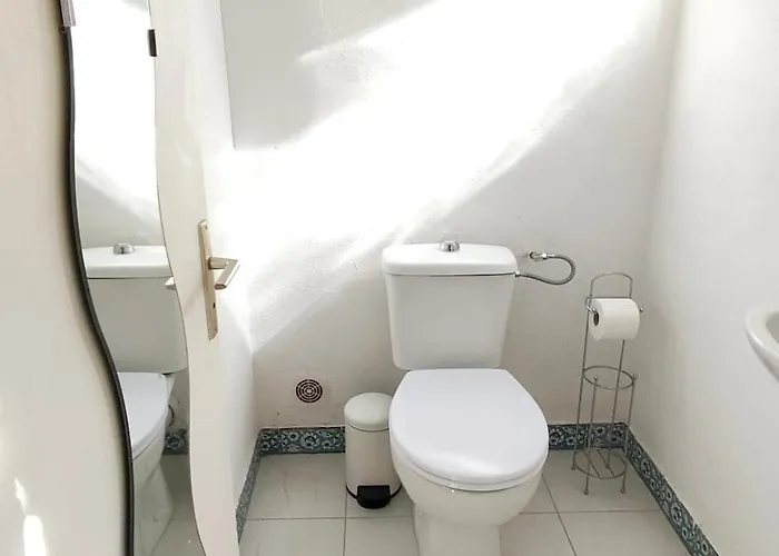 Дом отдыха La Maisonnette , 2 Personnes, Charming Cottage, 4 Km From The Beaches *