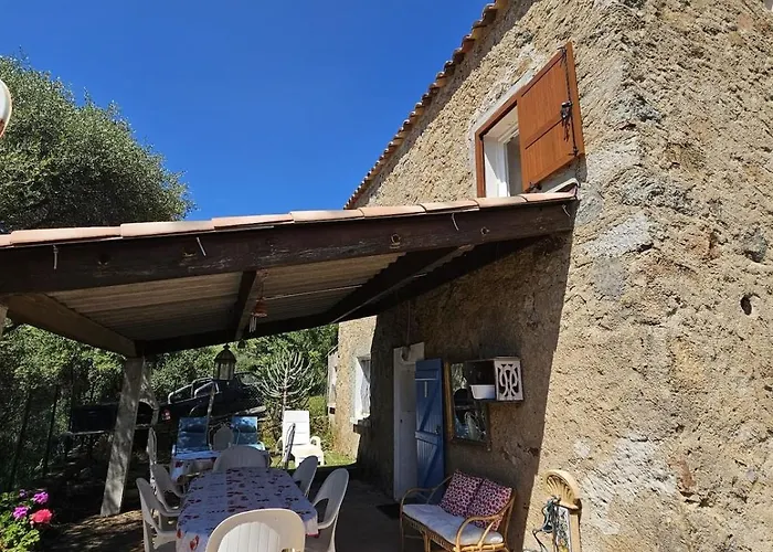 La Maisonnette , 2 Personnes, Charming Cottage, 4 Km From The Beaches *