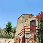 La Maisonnette , 2 Personnes, Charming Cottage, 4 Km From The Beaches * Cargèse