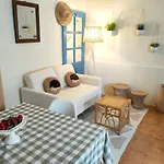 Vakantiehuis La Maisonnette , 2 Personnes, Charming Cottage, 4 Km From The Beaches