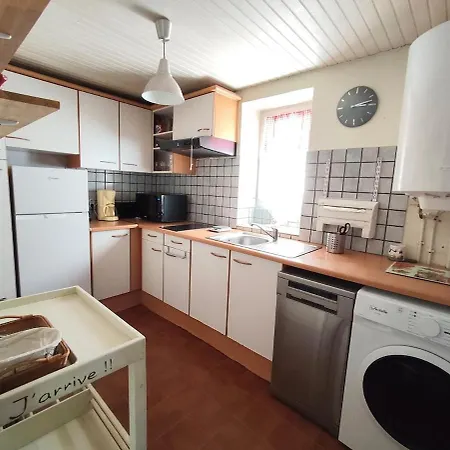 Casa de Férias La Maisonnette , 2 Personnes, Charming Cottage, 4 Km From The Beaches