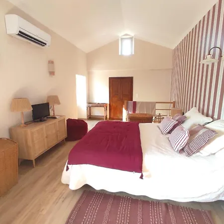 Сasa de vacaciones La Maisonnette , 2 Personnes, Charming Cottage, 4 Km From The Beaches