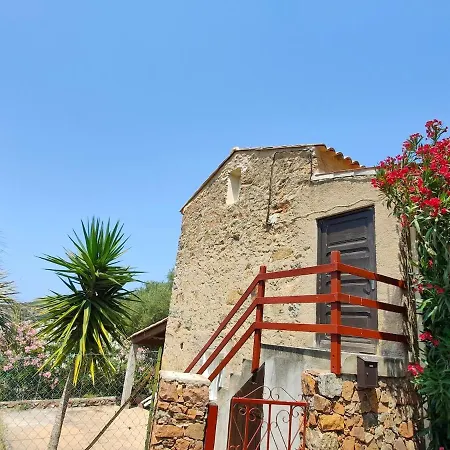 La Maisonnette , 2 Personnes, Charming Cottage, 4 Km From The Beaches * Cargèse