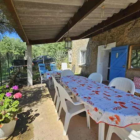 La Maisonnette , 2 Personnes, Charming Cottage, 4 Km From The Beaches Hébergement de vacances *