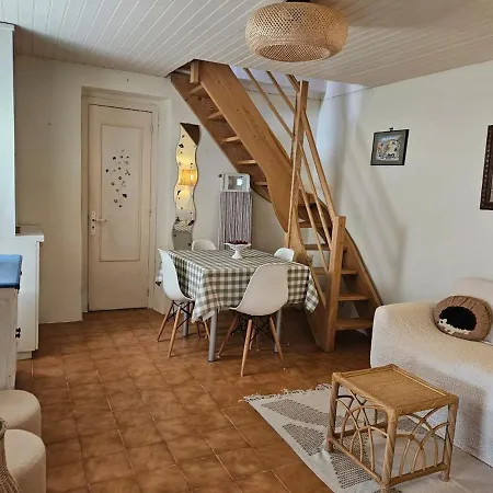 La Maisonnette , 2 Personnes, Charming Cottage, 4 Km From The Beaches Ferienhaus *