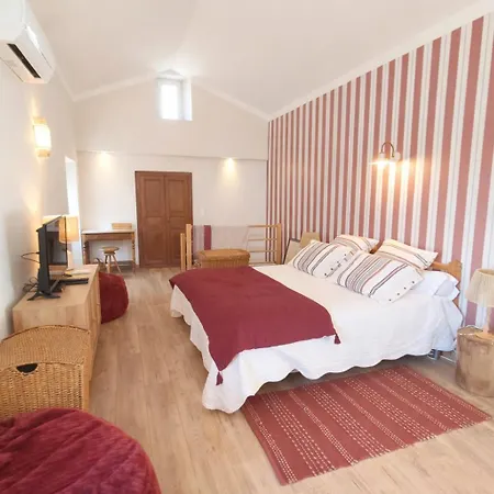 La Maisonnette , 2 Personnes, Charming Cottage, 4 Km From The Beaches *