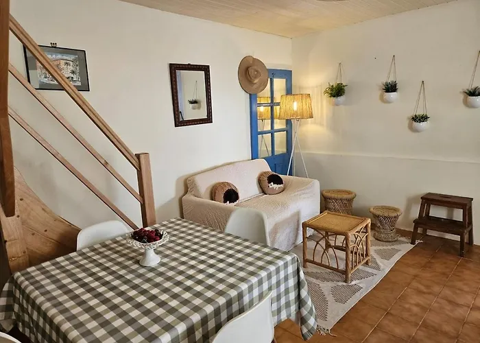 La Maisonnette , 2 Personnes, Charming Cottage, 4 Km From The Beaches *