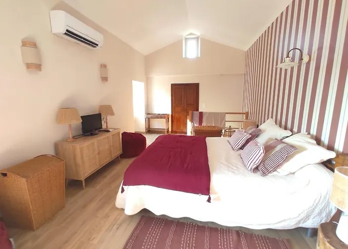 Prázdninový dům La Maisonnette , 2 Personnes, Charming Cottage, 4 Km From The Beaches