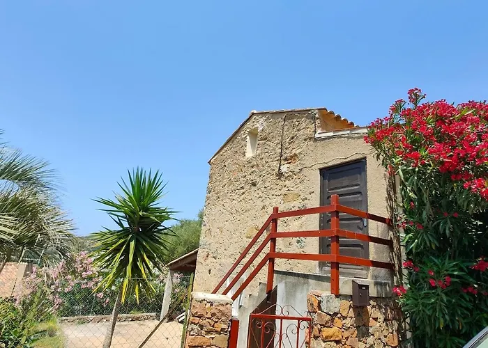 La Maisonnette , 2 Personnes, Charming Cottage, 4 Km From The Beaches * Cargèse