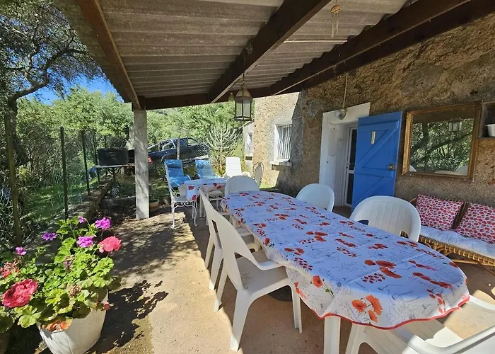 La Maisonnette , 2 Personnes, Charming Cottage, 4 Km From The Beaches Hébergement de vacances *