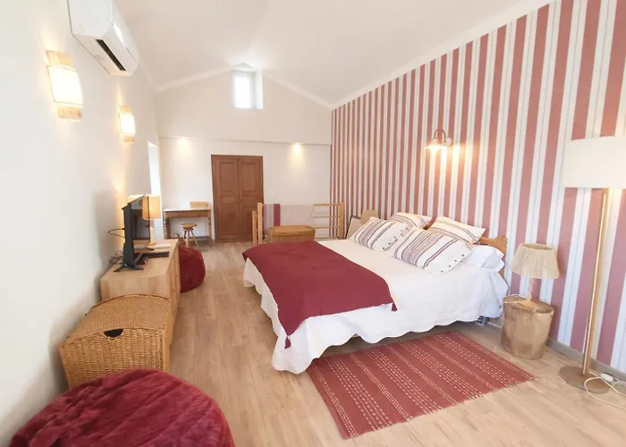 La Maisonnette , 2 Personnes, Charming Cottage, 4 Km From The Beaches *