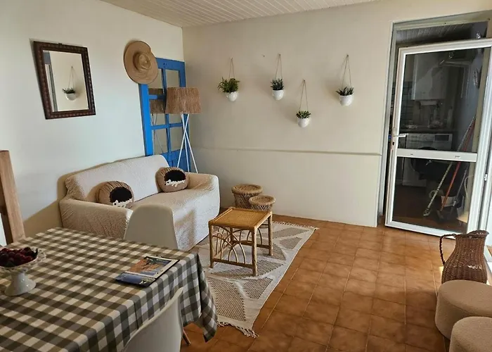 La Maisonnette , 2 Personnes, Charming Cottage, 4 Km From The Beaches